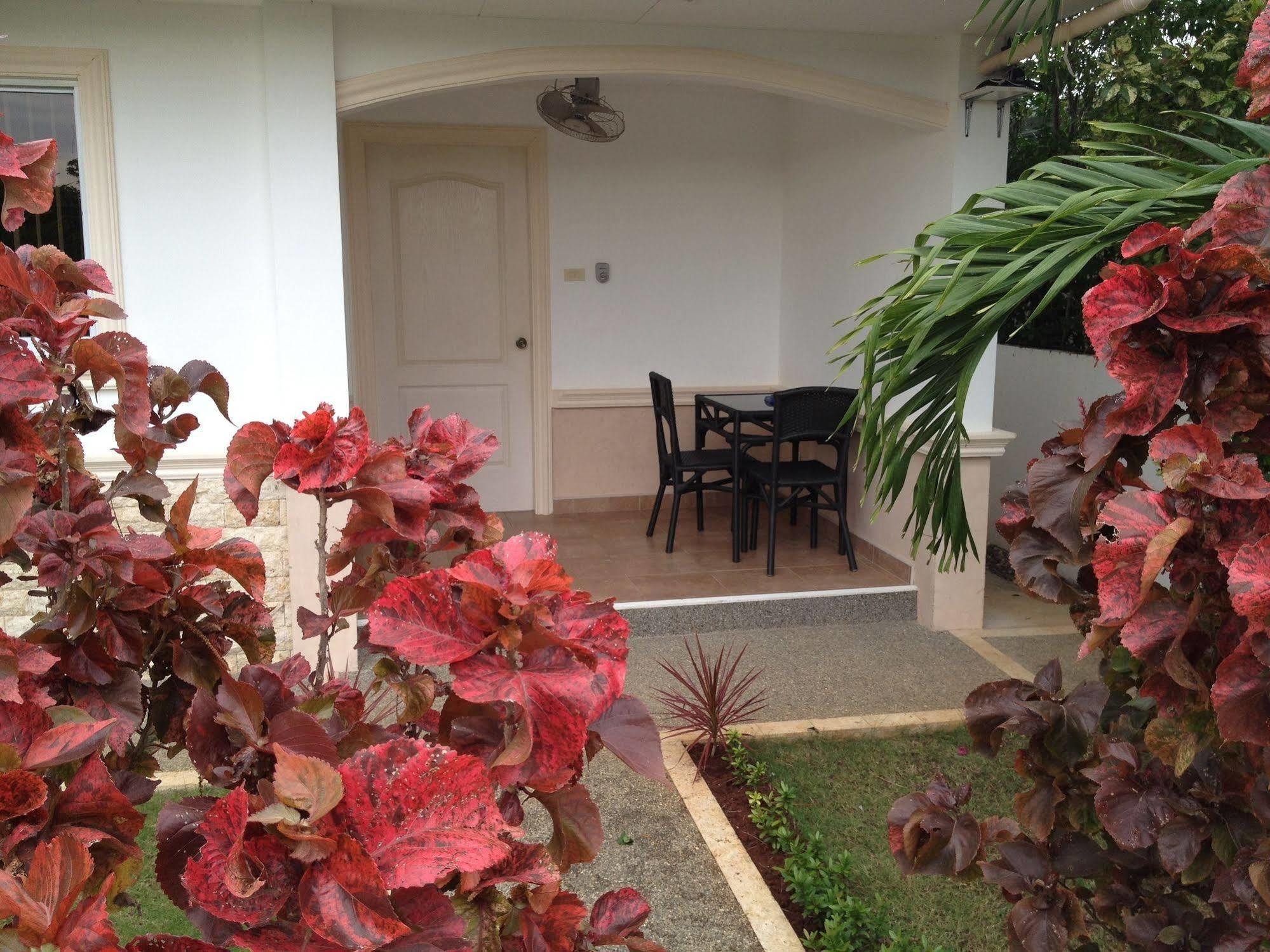 Olivia Resort Serviced Apartments And Bungalows 팡라오 외부 사진