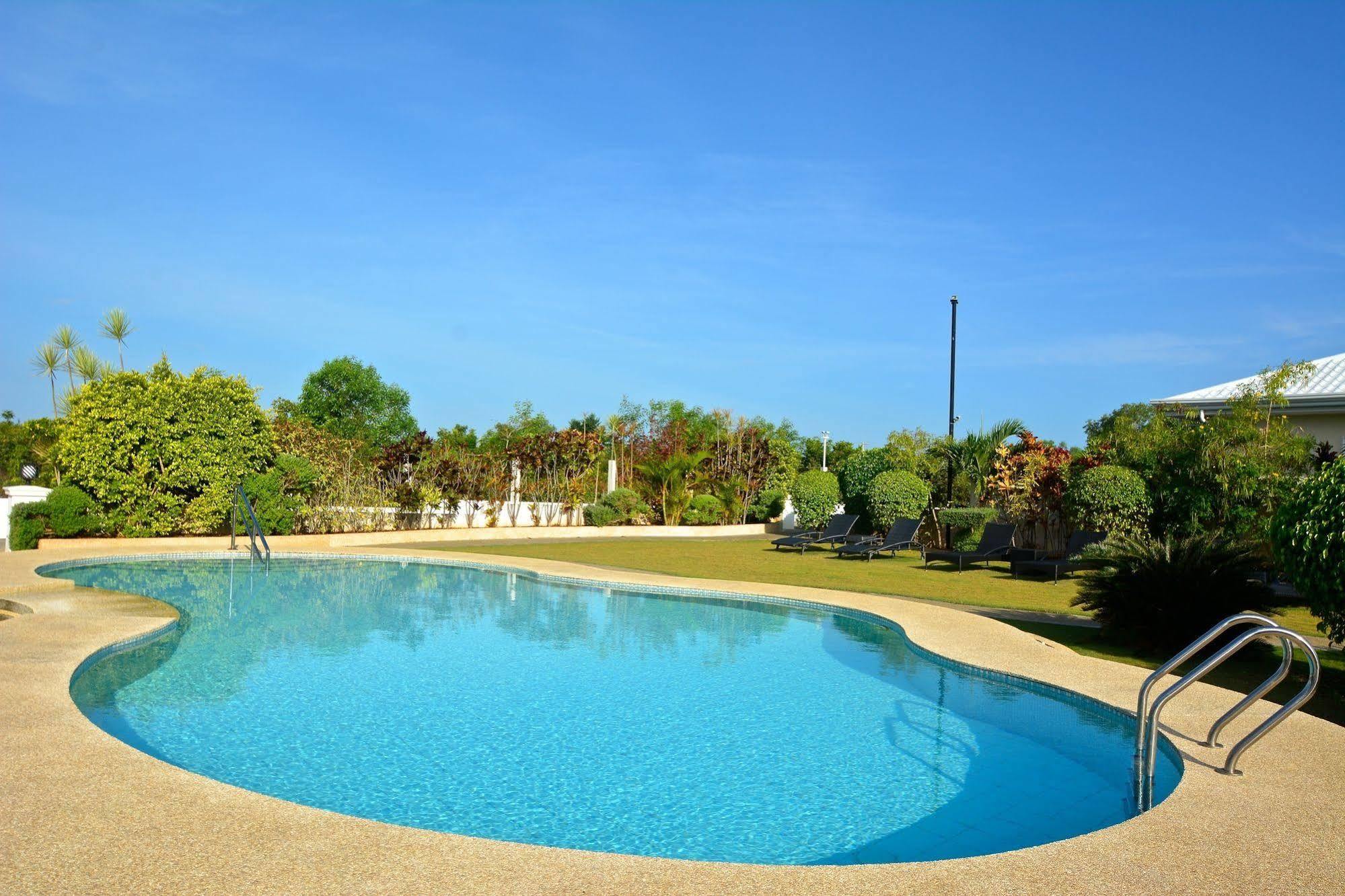 Olivia Resort Serviced Apartments And Bungalows 팡라오 외부 사진