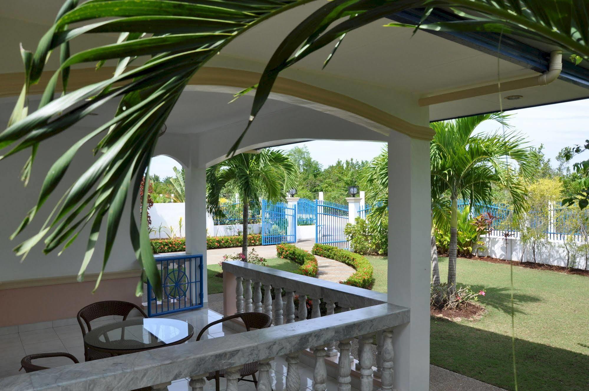 Olivia Resort Serviced Apartments And Bungalows 팡라오 외부 사진
